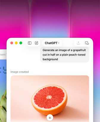 Scherm van MacBook Neo, met ChatGPT om een afbeelding van een grapefruit te genereren, in het tweede venster staat een afbeelding van een artisjok op een achtergrond met een kleurverloop in Keynote